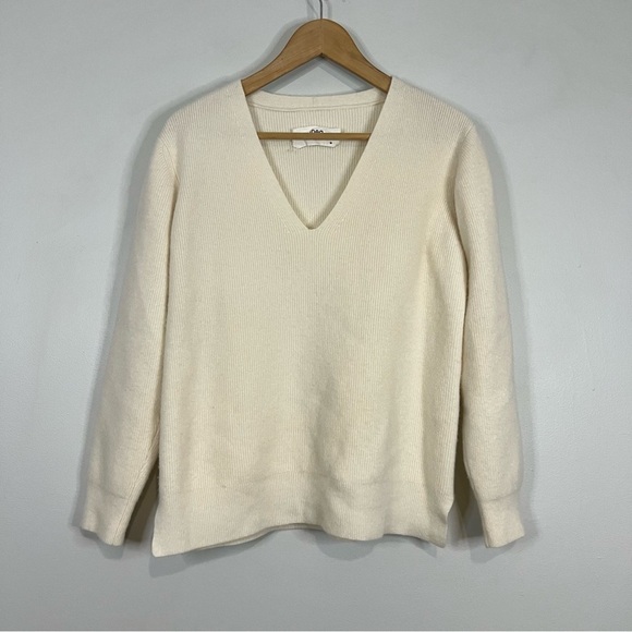 Iben sand sweater size medium - Picture 2 of 6